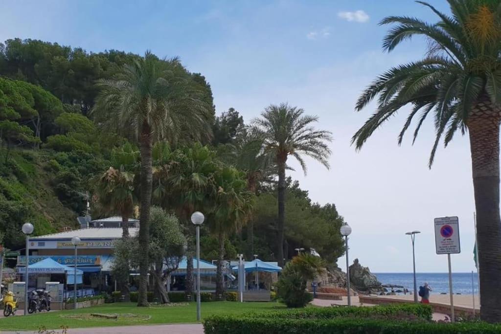 Somriu Apartament Fenals Platja Lloret de Mar Exterior photo